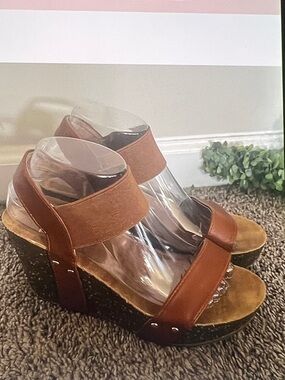 Refresh Brown Tan Wedge Sandals